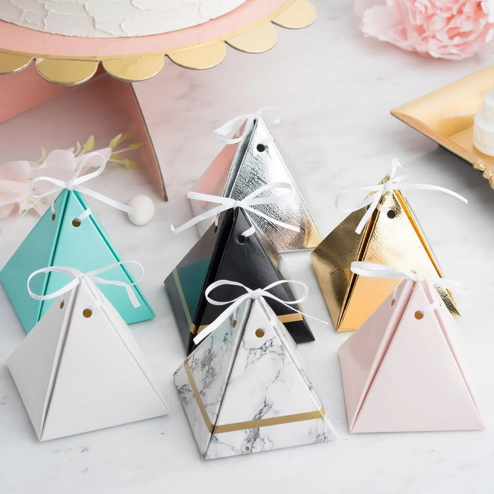 choose the perfect wedding favors