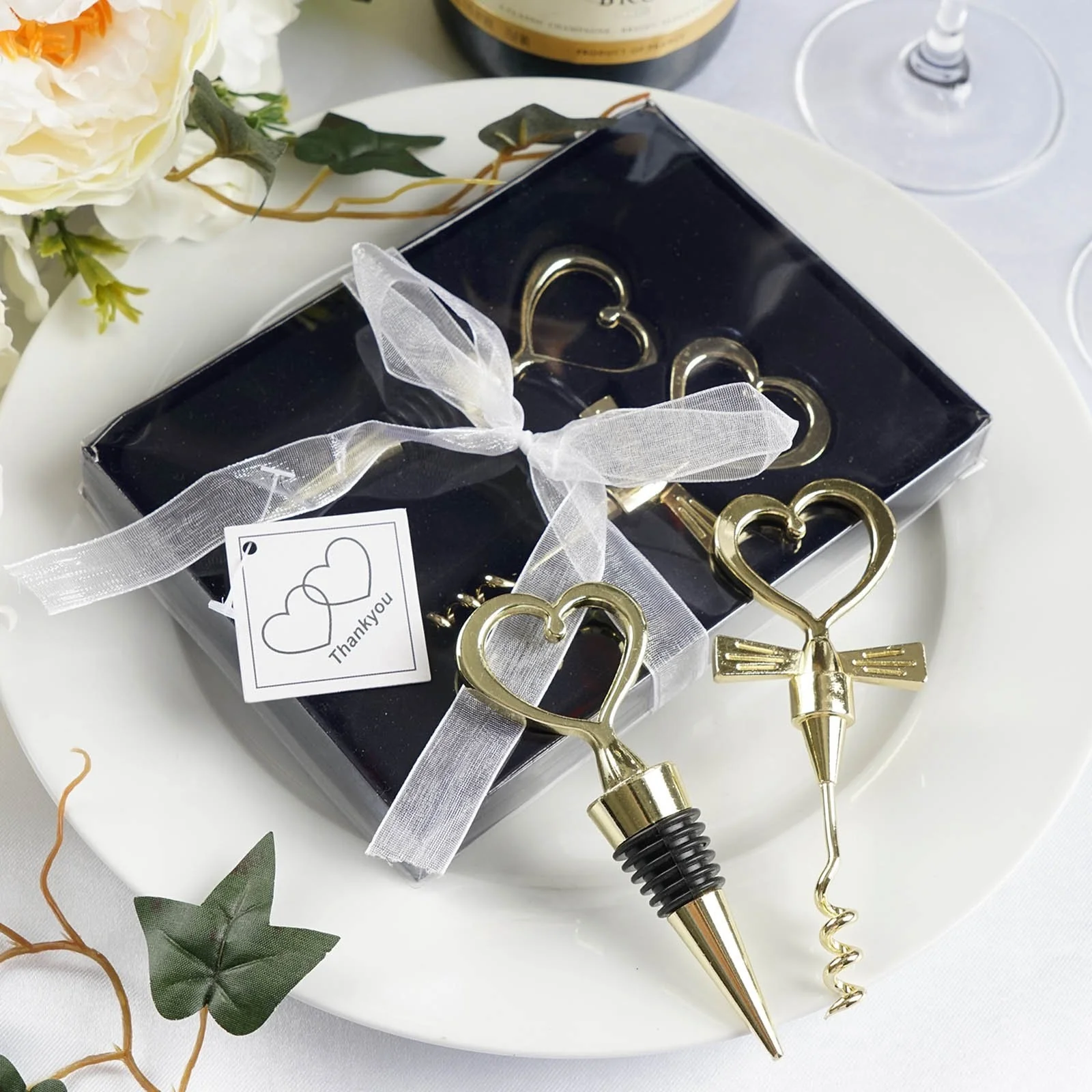 choose the perfect wedding favors